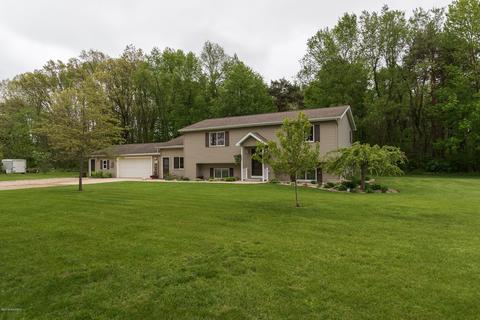 752 105th Ave, Plainwell, MI 49080 photo 1