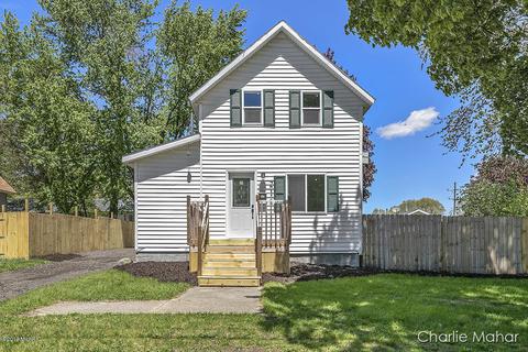 216 Vincent St, Belding, MI 48809 photo 2