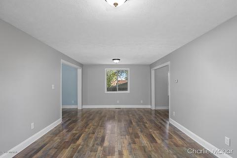 216 Vincent St, Belding, MI 48809 photo 6