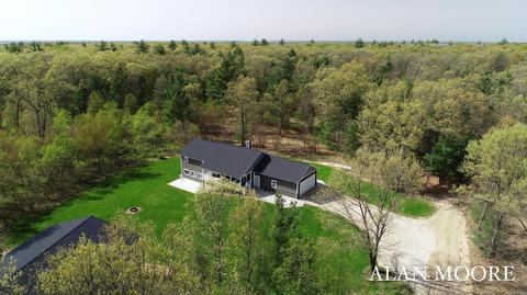 9095 E 56th St, Newaygo, MI 49337 photo 1