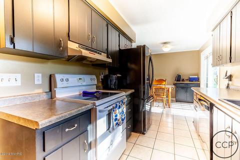7534 Easy St, Whitehall, MI 49461 photo 2