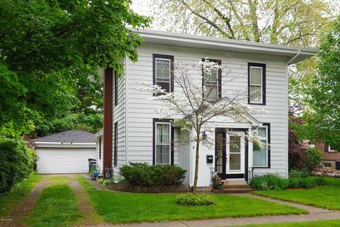122 W First Ave, Plainwell, MI 49080 photo 1