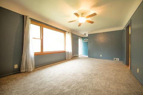 319 Hall St, Belding, MI 48809 photo 5