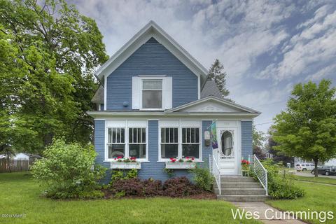 303 S Broas St, Belding, MI 48809 photo 1