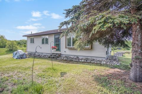 1321 Clinton Ln, White Cloud, MI 49349 photo 2