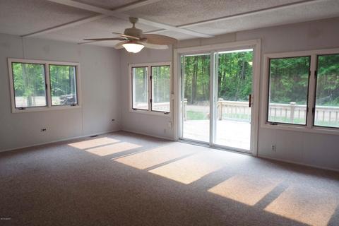 5483 Wooln St, Pullman, MI 49450 photo 9