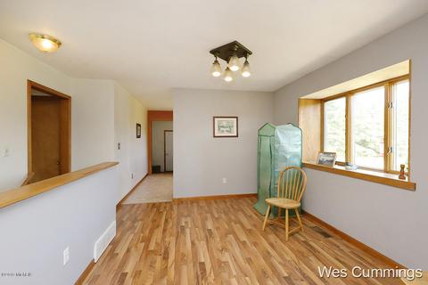 5228 Long Lake Rd, Belding, MI 48809 photo 9