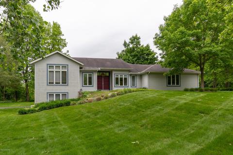 256 Deer Run Blvd, Plainwell, MI 49080 photo 4