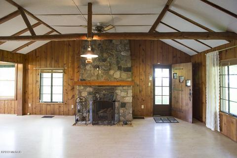 2908 E Riverside Rd, Buchanan, MI 49107 photo 5