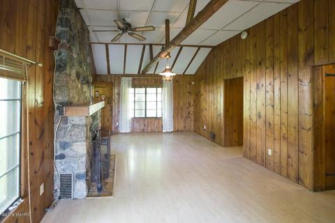 2908 E Riverside Rd, Buchanan, MI 49107 photo 7