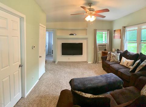 812 Riverside Ave, Belding, MI 48809 photo 5