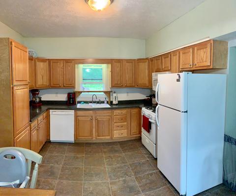 812 Riverside Ave, Belding, MI 48809 photo 3
