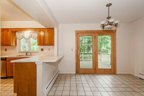 723 E North Dr, Marshall, MI 49068 photo 18
