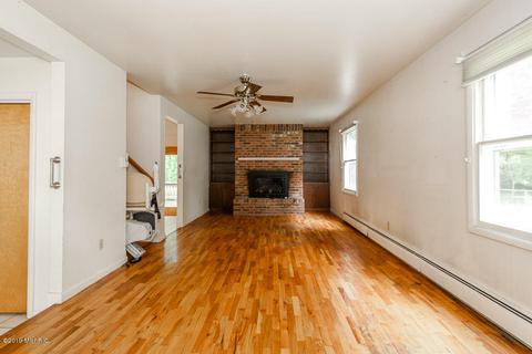 723 E North Dr, Marshall, MI 49068 photo 11