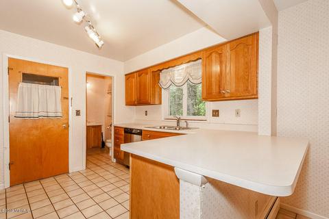 723 E North Dr, Marshall, MI 49068 photo 17