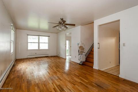 723 E North Dr, Marshall, MI 49068 photo 14