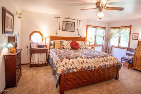 2253 E 58th St, Newaygo, MI 49337 photo 12