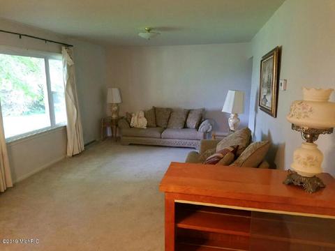 892 E Walton Rd, Mount Pleasant, MI 48858 photo 11