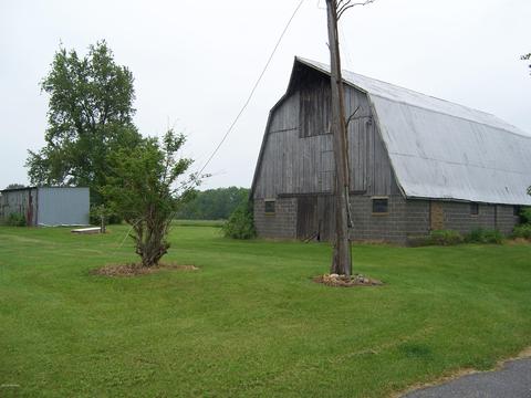 892 E Walton Rd, Mount Pleasant, MI 48858 photo 3
