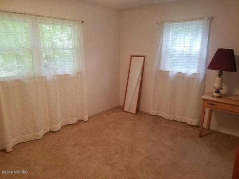 892 E Walton Rd, Mount Pleasant, MI 48858 photo 14