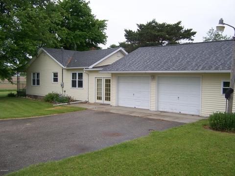 892 E Walton Rd, Mount Pleasant, MI 48858 photo 1