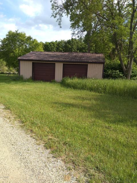 1010 E Pakes Rd, Stanton, MI 48888 photo 27