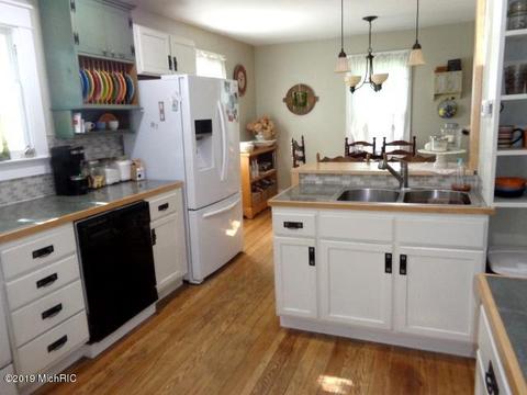 411 E Front, Buchanan, MI 49107 photo 12