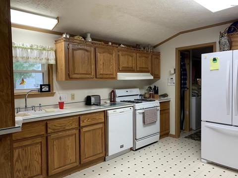 2520 S Pine Ave, White Cloud, MI 49349 photo 14