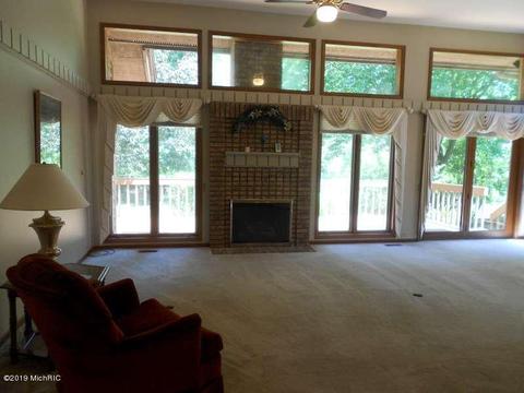 372 Lehigh Dr SE, Ada, MI 49301 photo 4
