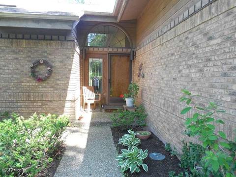 372 Lehigh Dr SE, Ada, MI 49301 photo 2