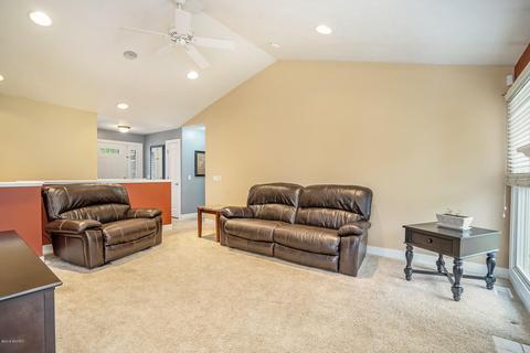 2492 Willowview Dr, Jenison, MI 49428 photo 7