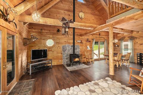 512 N Whites Bridge Rd, Belding, MI 48809 photo 8