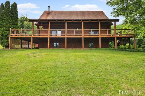 512 N Whites Bridge Rd, Belding, MI 48809 photo 1