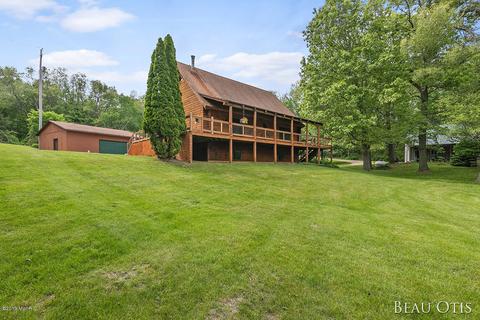 512 N Whites Bridge Rd, Belding, MI 48809 photo 3