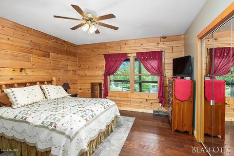 512 N Whites Bridge Rd, Belding, MI 48809 photo 18