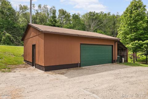512 N Whites Bridge Rd, Belding, MI 48809 photo 35