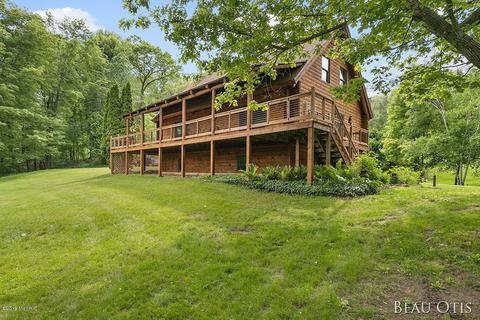512 N Whites Bridge Rd, Belding, MI 48809 photo 4