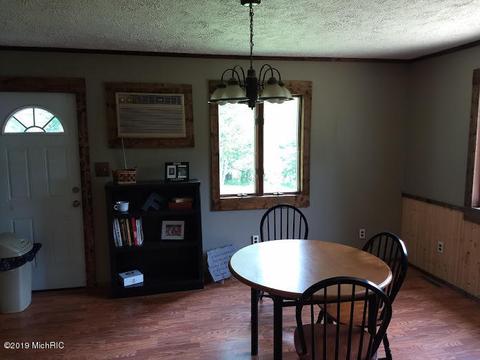 5017 E Tamarack Rd, Edmore, MI 48829 photo 5
