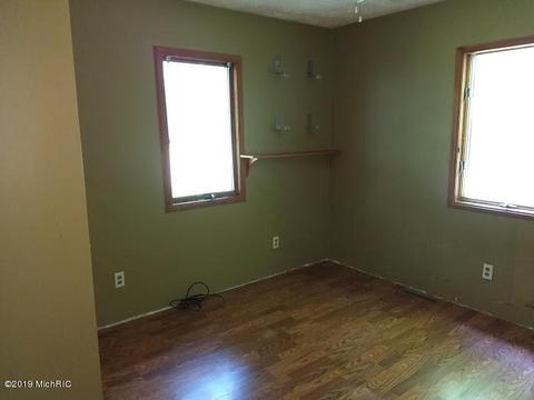 5017 E Tamarack Rd, Edmore, MI 48829 photo 9