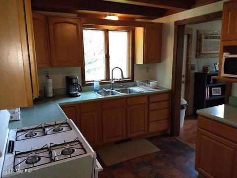 5017 E Tamarack Rd, Edmore, MI 48829 photo 4
