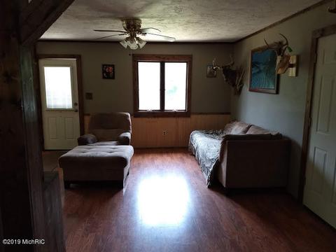 5017 E Tamarack Rd, Edmore, MI 48829 photo 7
