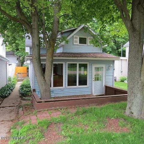21 Park Ave, Crystal, MI 48818 photo 1