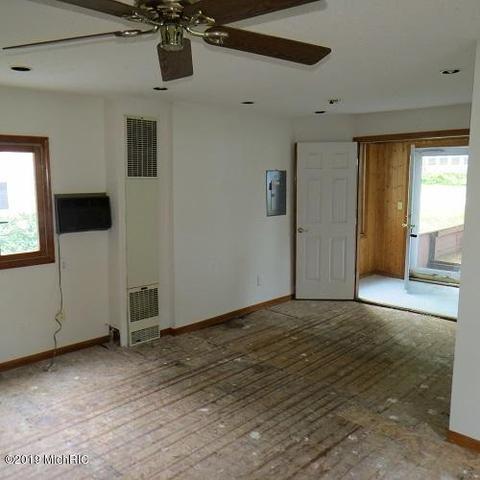 21 Park Ave, Crystal, MI 48818 photo 14