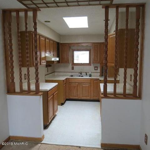 21 Park Ave, Crystal, MI 48818 photo 8