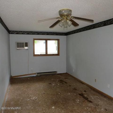 21 Park Ave, Crystal, MI 48818 photo 12