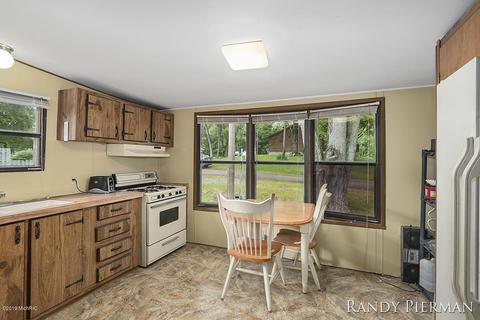2961 N Redwing Rd, White Cloud, MI 49349 photo 5