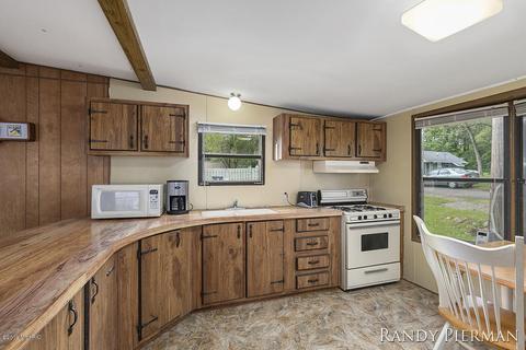 2961 N Redwing Rd, White Cloud, MI 49349 photo 4