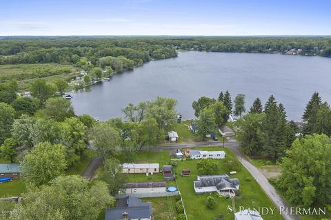 2961 N Redwing Rd, White Cloud, MI 49349 photo 1