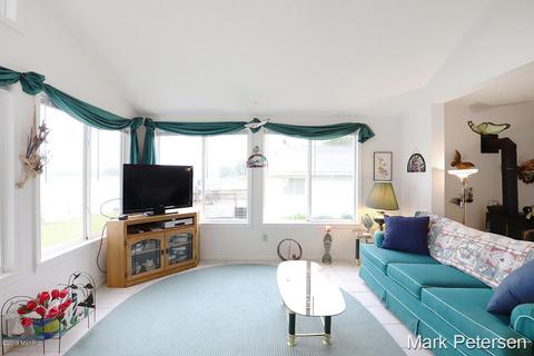 711 Thompson Dr, Stanton, MI 48888 photo 7