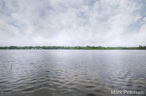 711 Thompson Dr, Stanton, MI 48888 photo 23